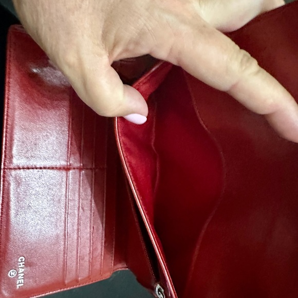 CHANEL RED LEATHER CAMELLIA LONG WALLET SERIE 16256612 - Picture 10 of 16